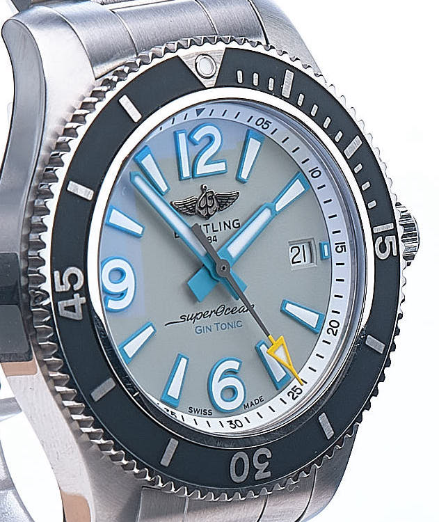 Warum scheinen manche Uhrengläser&nbsp;Blau?